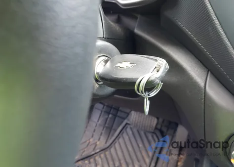 2021 Chevrolet Trailblazer Awd Ls z USA, uszkodzony, nr VIN KL79MNSLXMB002426